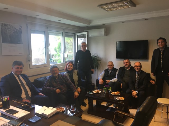 Karşıyaka Belediye Başkanı Sn. Cemil TUGAY  sitemiz sorunları ile ilgili Yönetimimizi ziyarete geldi.